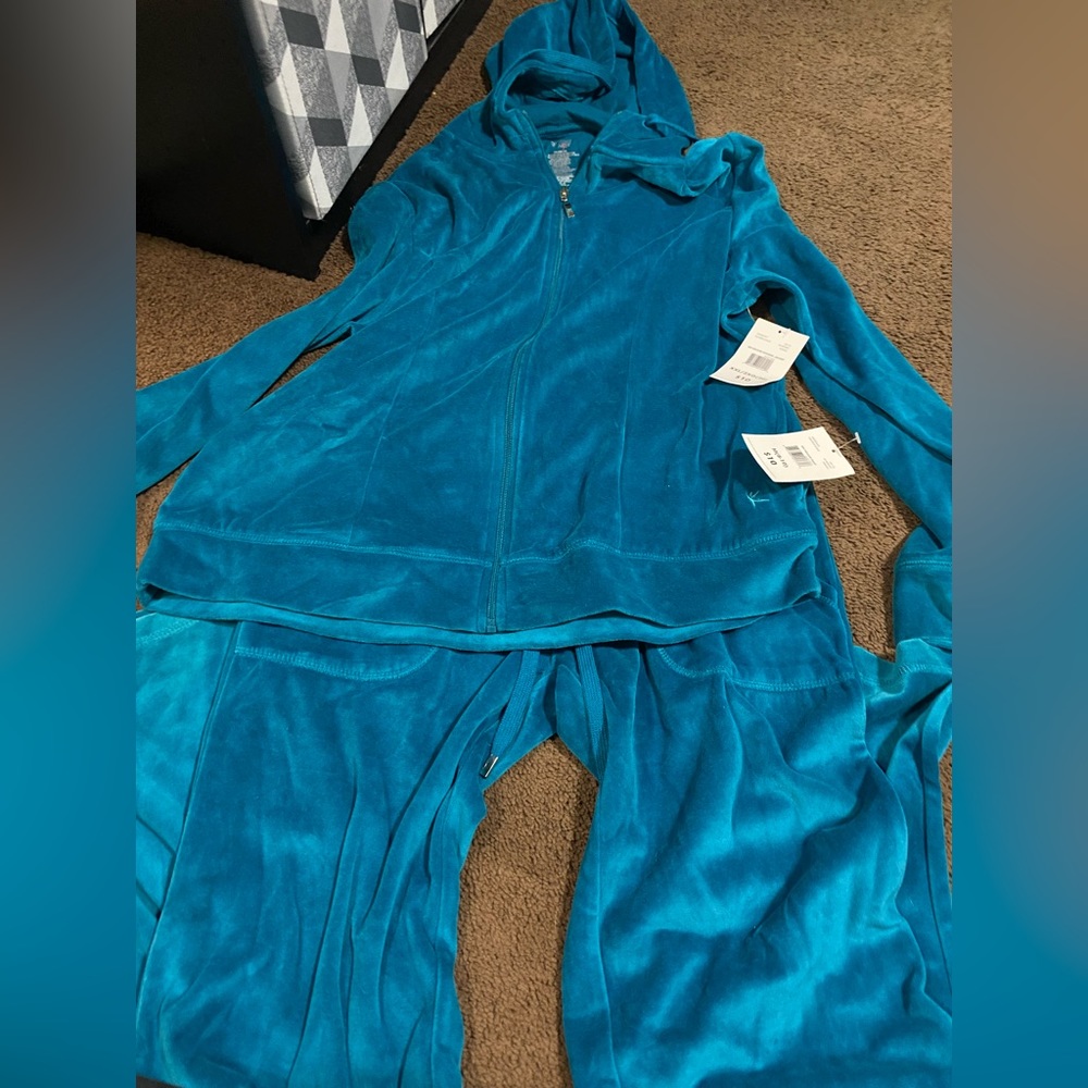 Woman’s jumpsuit set